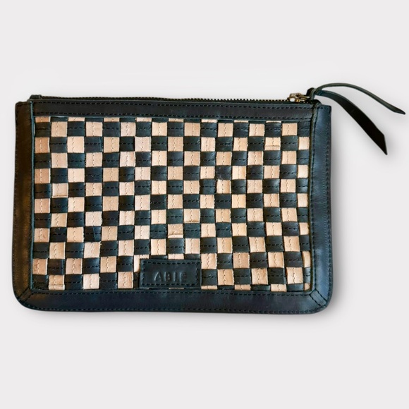 NWOT Able Nesmia Basketweave Leather Clutch in Black and Tan - Picture 3 of 7